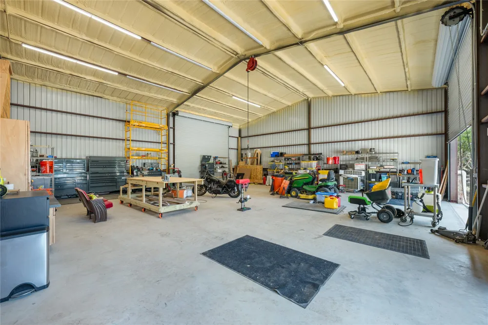 1516 E Flying Owl Drive Johnson City, TX 78636