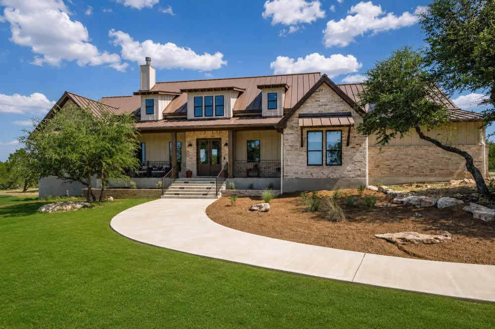 1516 E Flying Owl Drive Johnson City, TX 78636