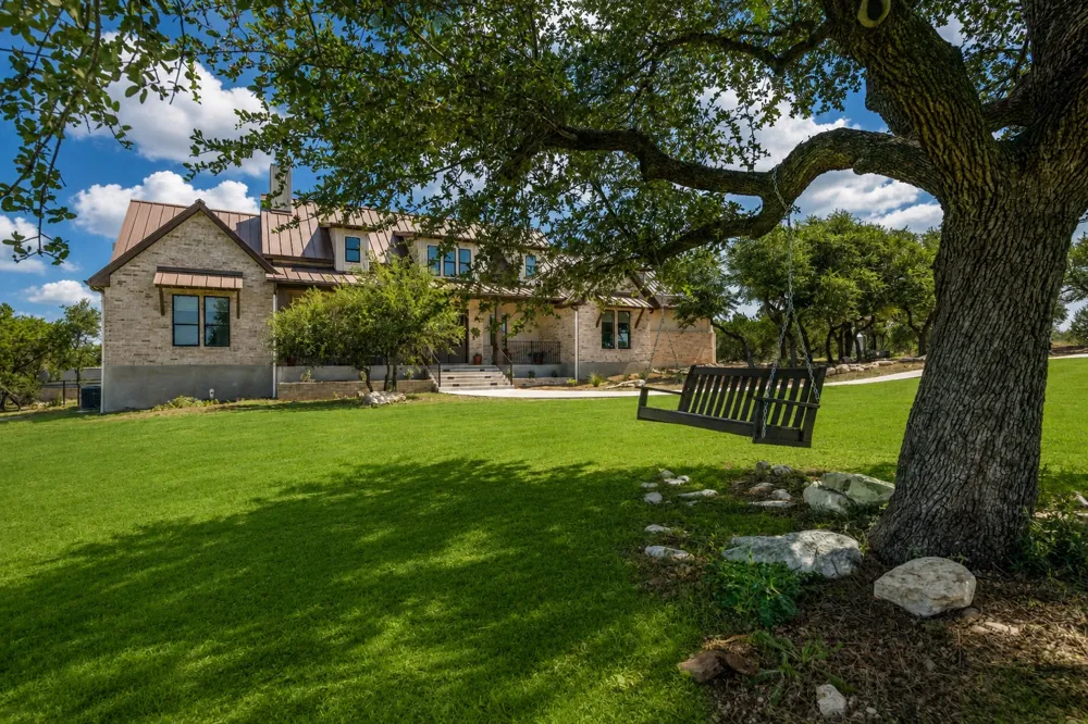1516 E Flying Owl Drive Johnson City, TX 78636