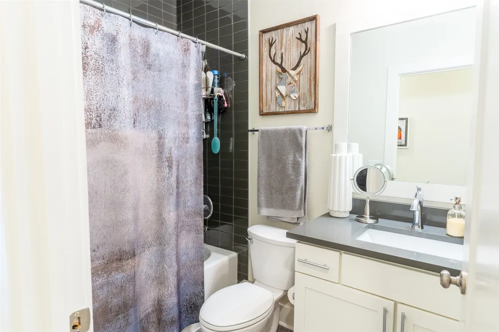 2827 Manor Road #2202 Austin, TX 78722
