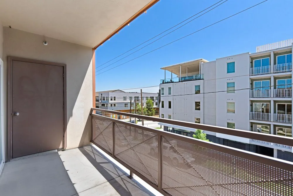 2827 Manor Road #2202 Austin, TX 78722