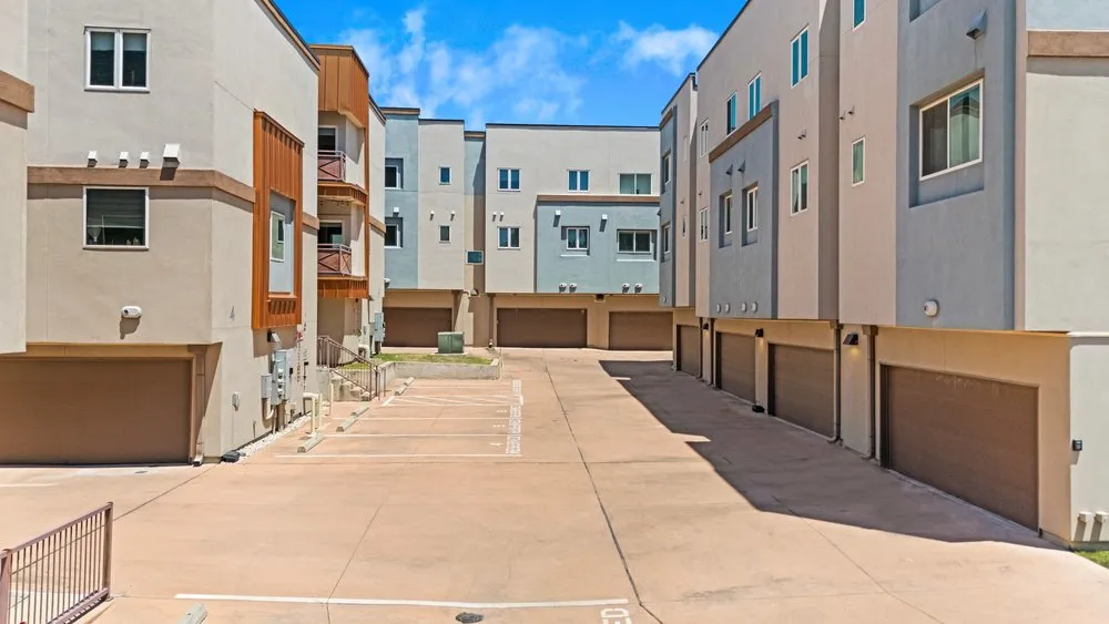 2827 Manor Road #2202 Austin, TX 78722
