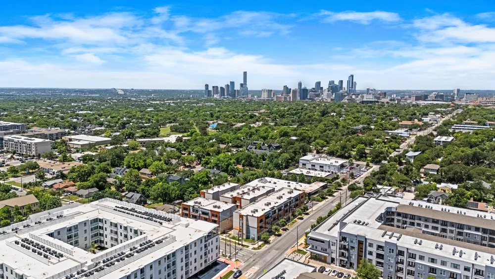 2827 Manor Road #2202 Austin, TX 78722