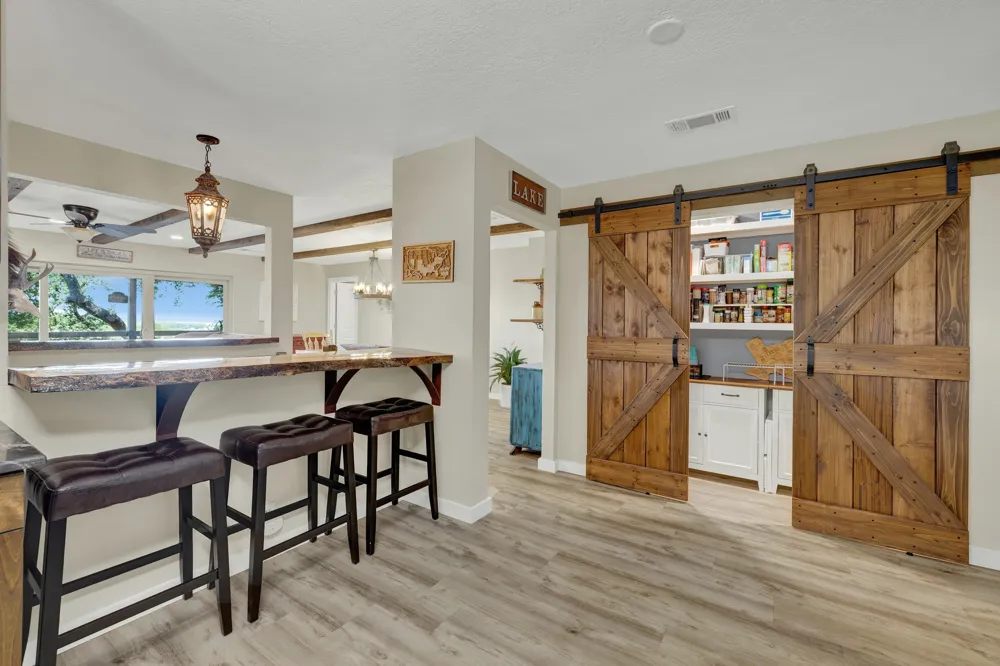 1422 Oakridge Lane Canyon Lake, TX 78133
