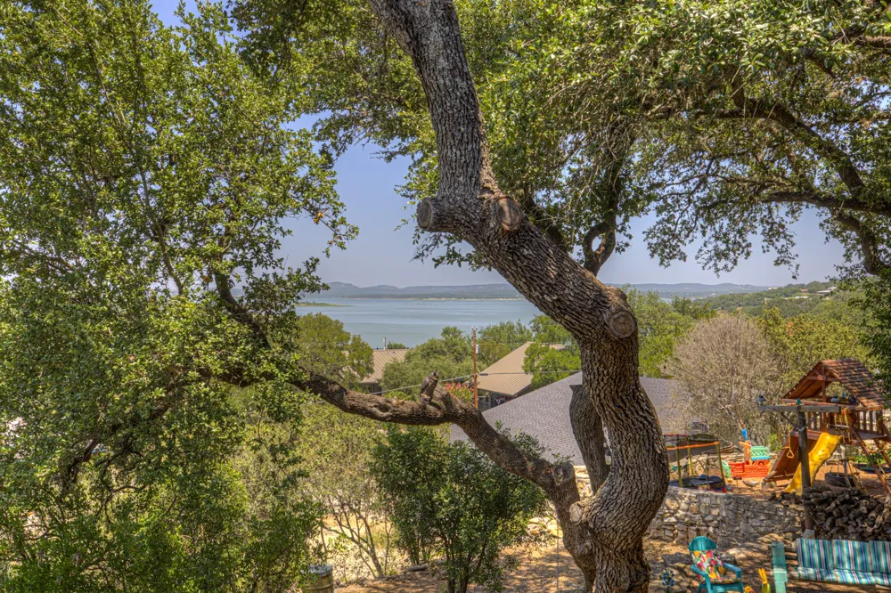 1422 Oakridge Lane Canyon Lake, TX 78133
