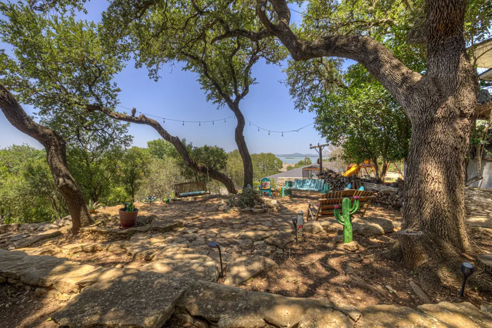 1422 Oakridge Lane Canyon Lake, TX 78133