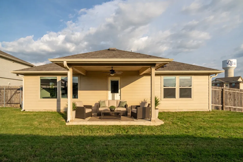 117 Blooming Trail Kyle, TX 78640