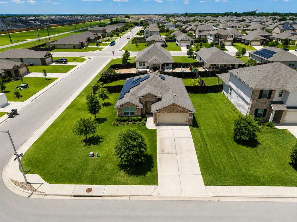 117 Blooming Trail Kyle, TX 78640