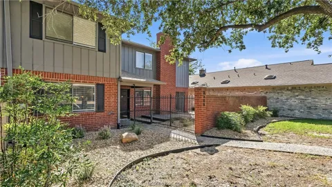2905 Broadmoor Drive