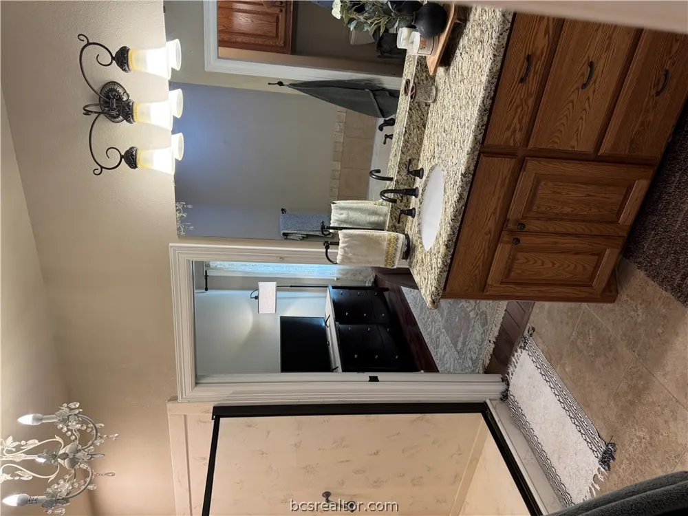 2105 Ella Lane Bryan, TX 77802