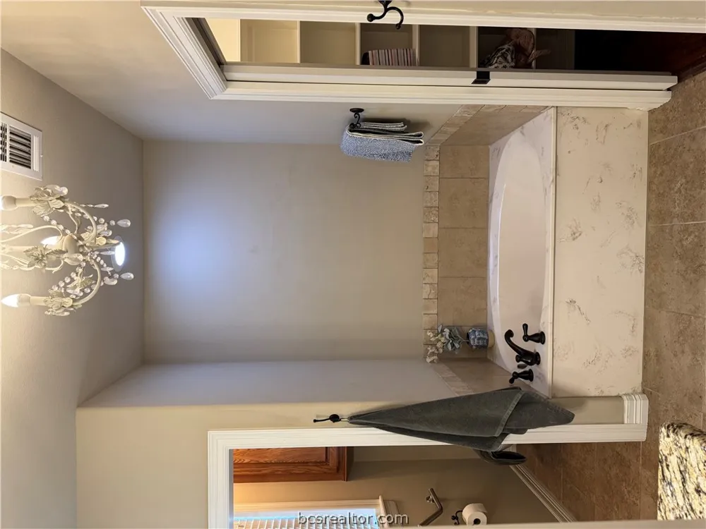 2105 Ella Lane Bryan, TX 77802