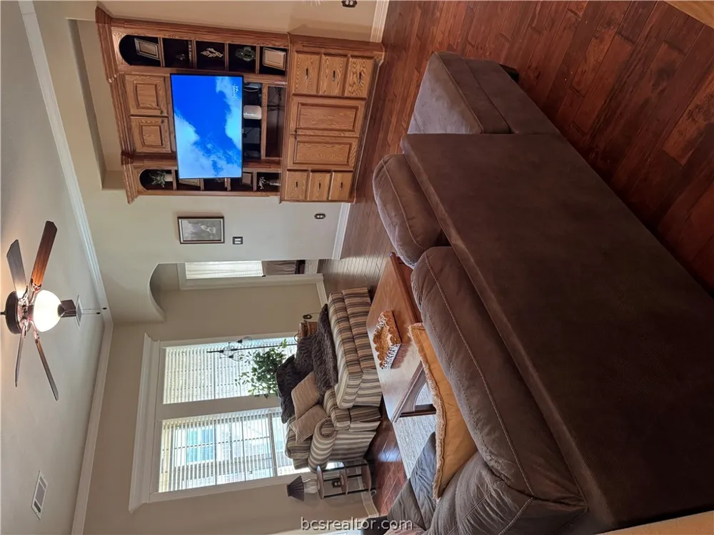 2105 Ella Lane Bryan, TX 77802