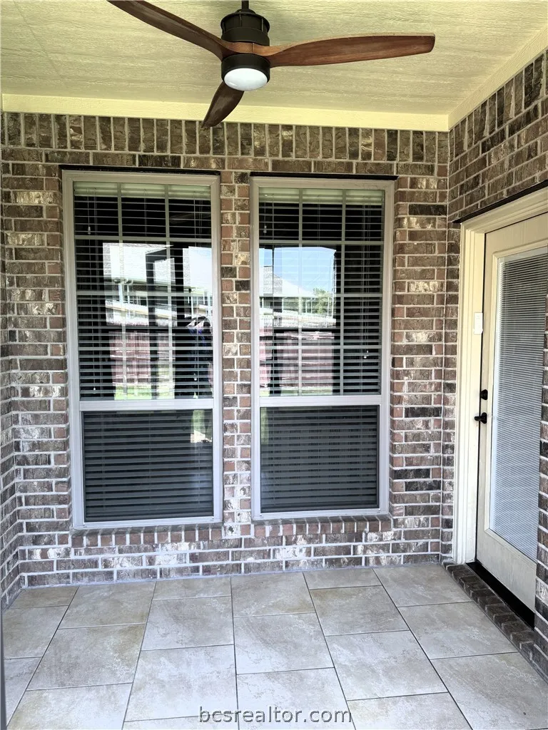 2105 Ella Lane Bryan, TX 77802