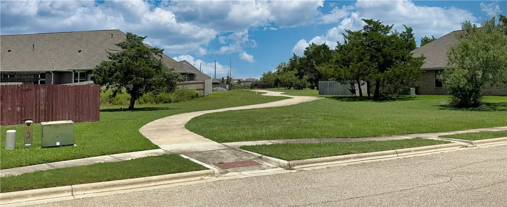 2105 Ella Lane Bryan, TX 77802