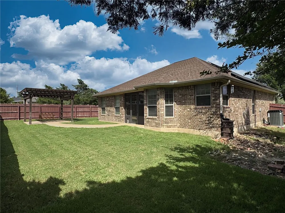2105 Ella Lane Bryan, TX 77802