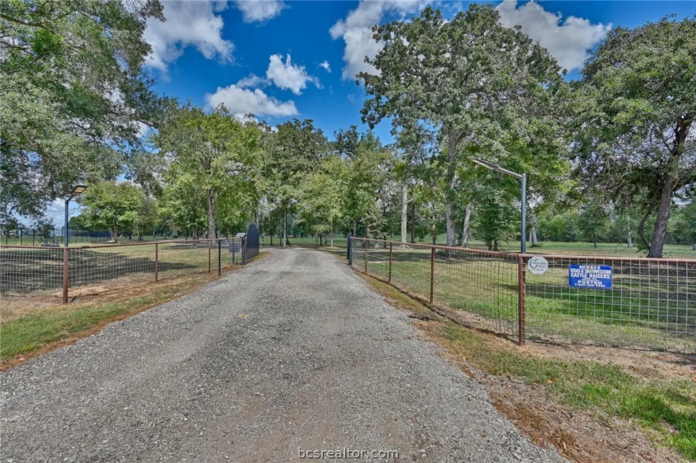 36394 FM 1736 Hempstead, TX 77445