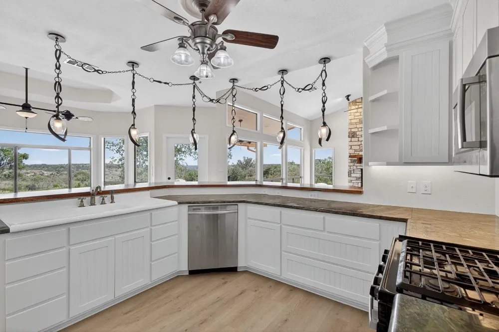 95 Gateway North Marble Falls, TX 78654