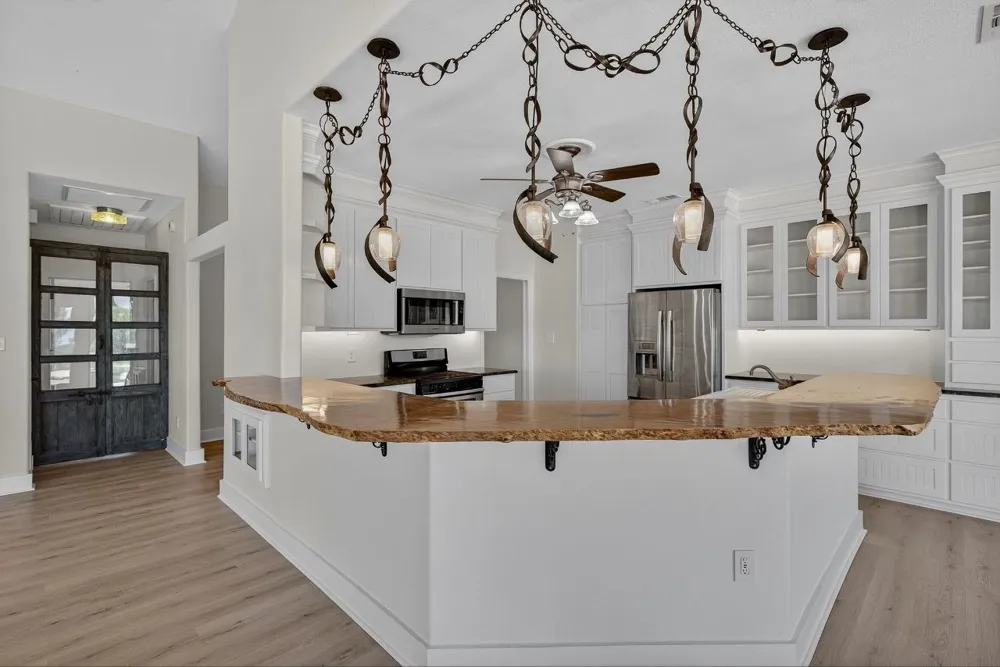 95 Gateway North Marble Falls, TX 78654