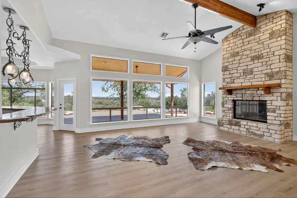 95 Gateway North Marble Falls, TX 78654