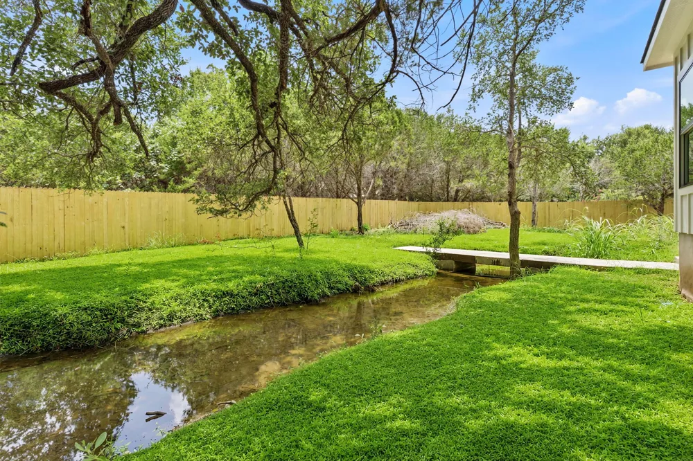 13 Country Place Drive Wimberley, TX 78676