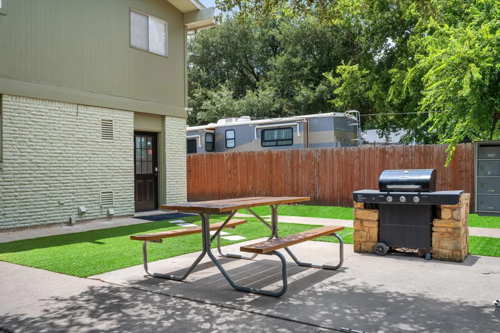 806 E 13th Street #104 Georgetown, TX 78626