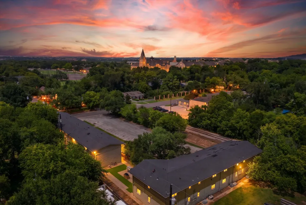 806 E 13th Street #104 Georgetown, TX 78626