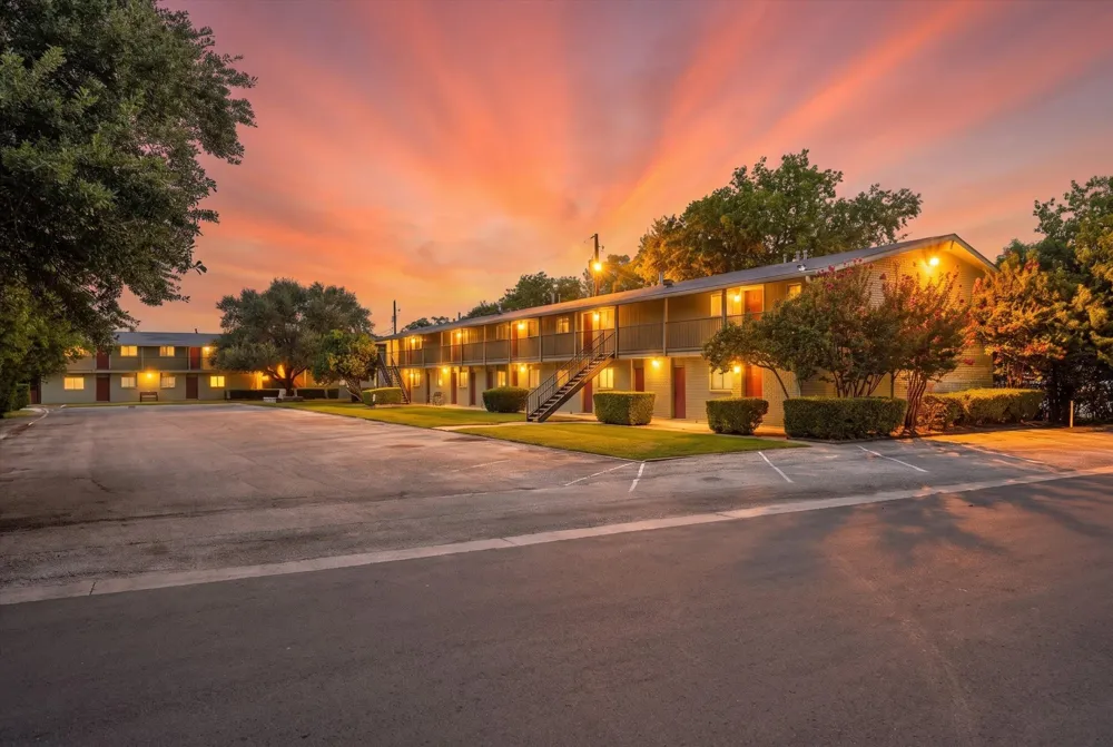 806 E 13th Street #104 Georgetown, TX 78626