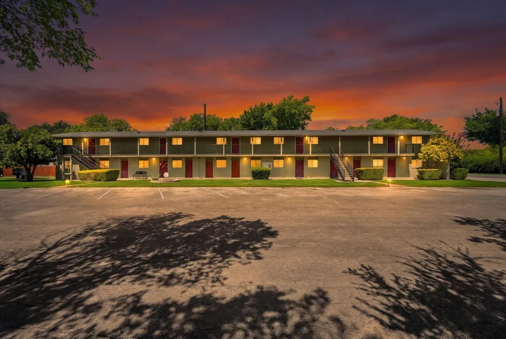 806 E 13th Street #104 Georgetown, TX 78626