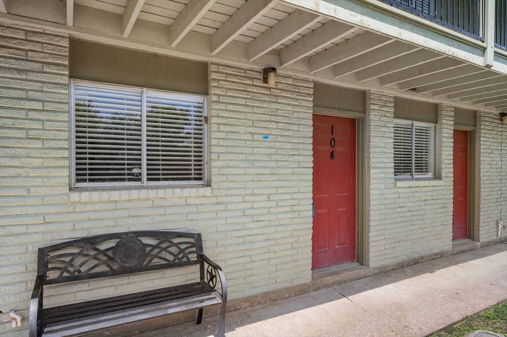 806 E 13th Street #104 Georgetown, TX 78626