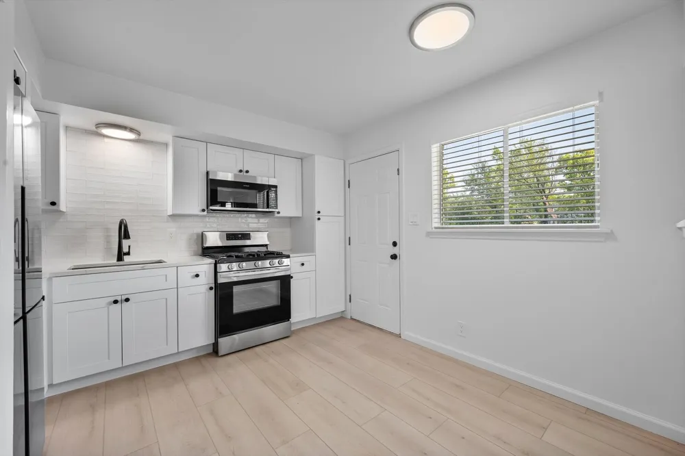 806 E 13th Street #104 Georgetown, TX 78626