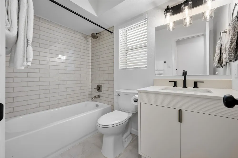 806 E 13th Street #104 Georgetown, TX 78626