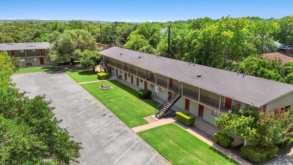 806 E 13th Street #104 Georgetown, TX 78626