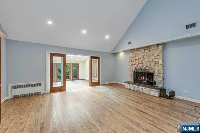 25 Ackerman Road Saddle River, NJ 07458