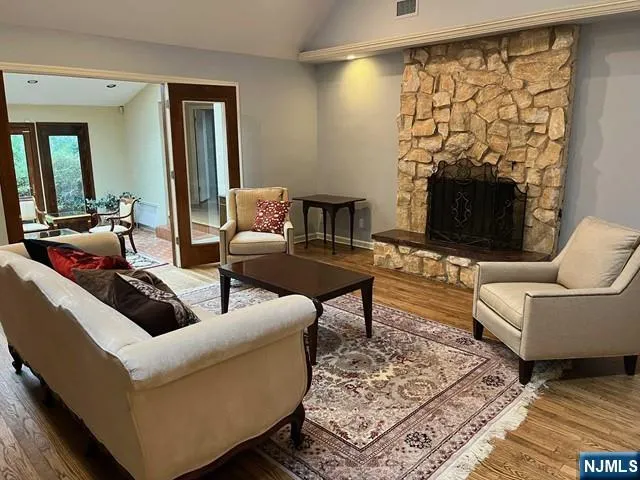 25 Ackerman Road Saddle River, NJ 07458