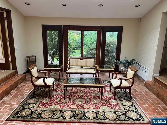 25 Ackerman Road Saddle River, NJ 07458
