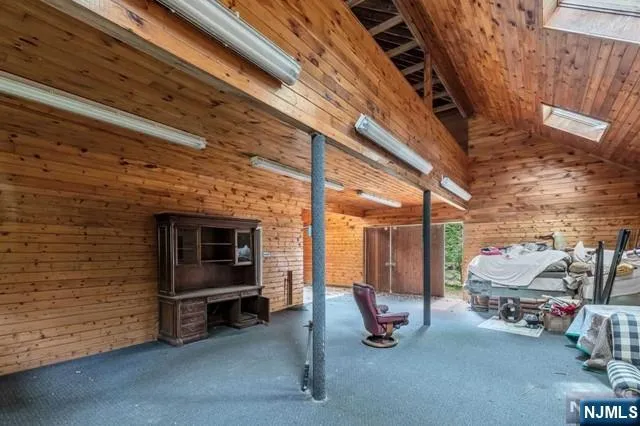 25 Ackerman Road Saddle River, NJ 07458