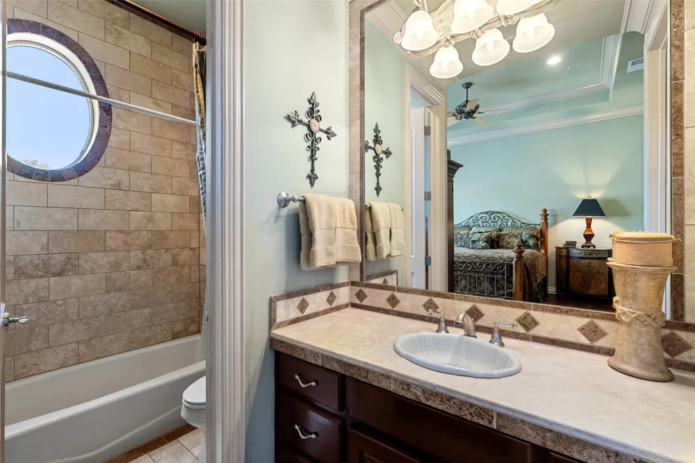 2901 Cliff Point Spicewood, TX 78669