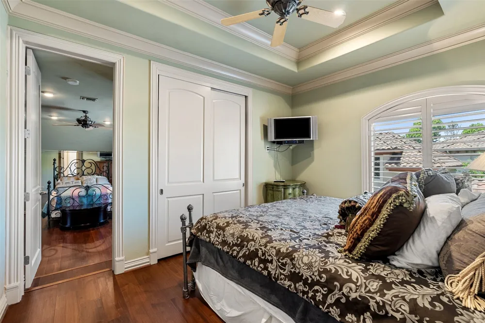2901 Cliff Point Spicewood, TX 78669