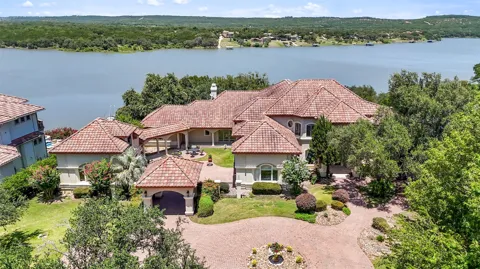 2901 Cliff Point