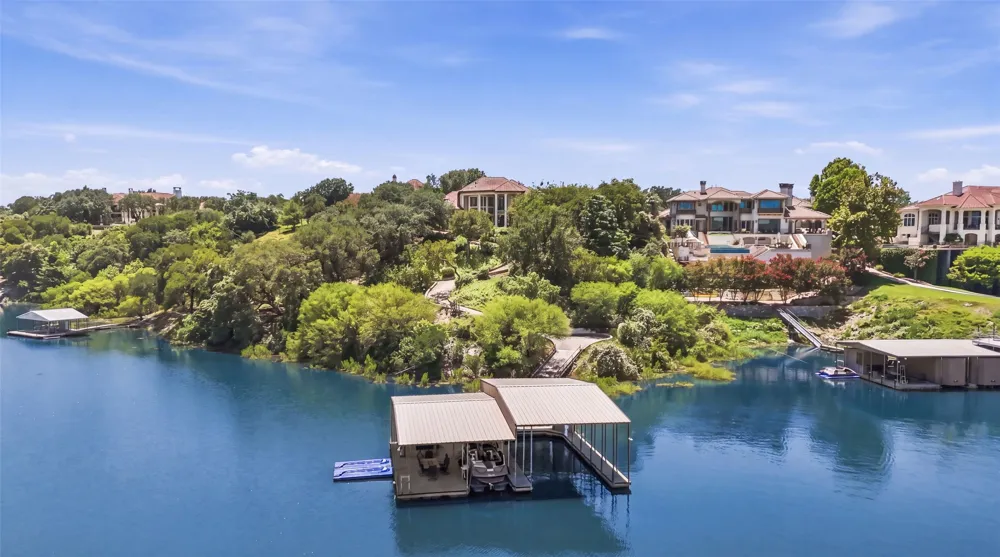 2901 Cliff Point Spicewood, TX 78669
