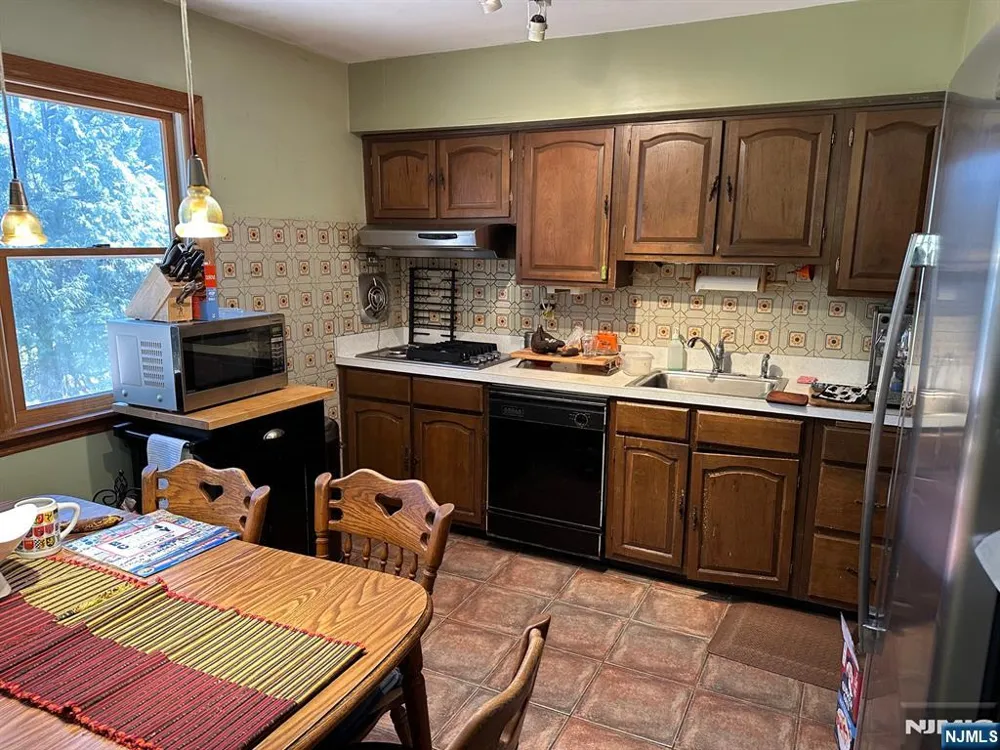 57A W Fairview Avenue Park Ridge, NJ 07645