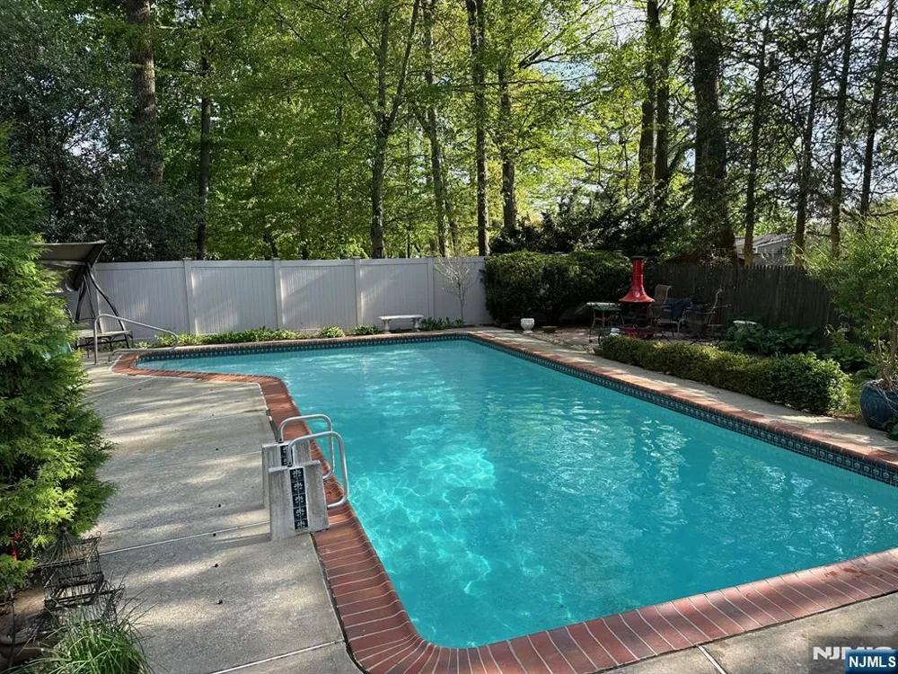 57A W Fairview Avenue Park Ridge, NJ 07645