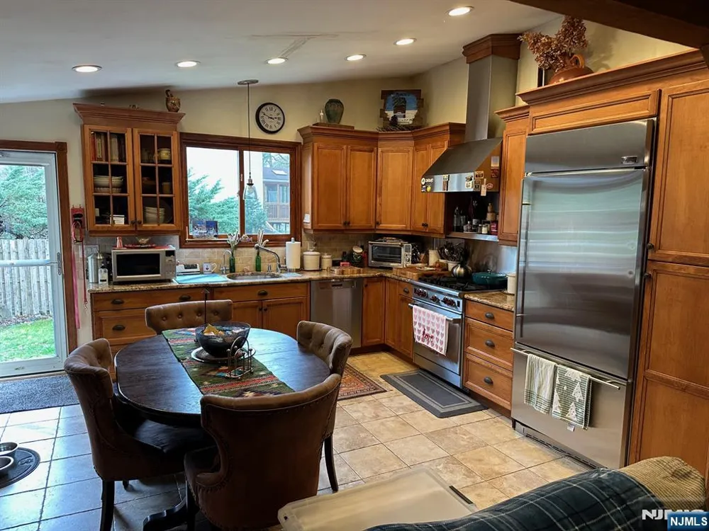 57A W Fairview Avenue Park Ridge, NJ 07645