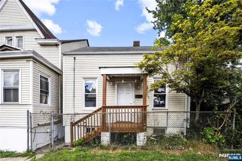 73 N 6th Street