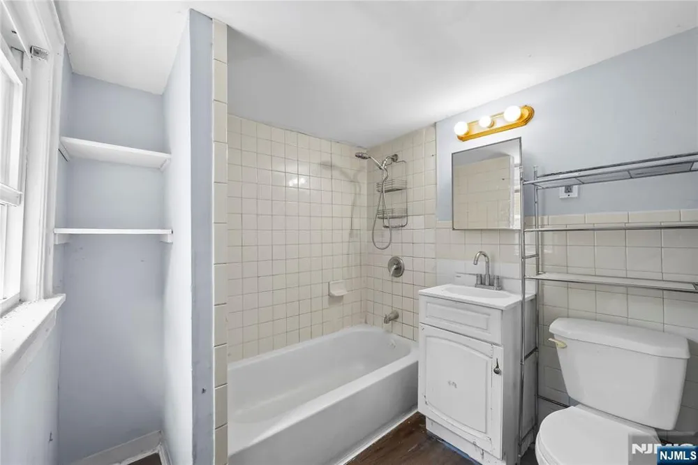 73 N 6th Street Paterson, NJ 07522