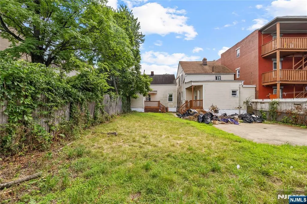 73 N 6th Street Paterson, NJ 07522