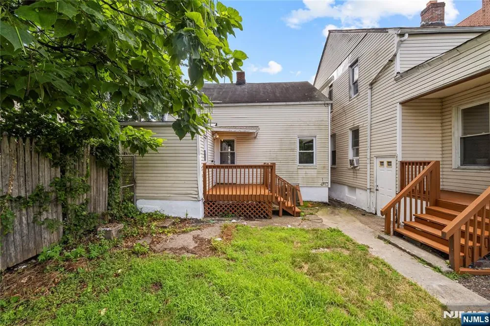 73 N 6th Street Paterson, NJ 07522