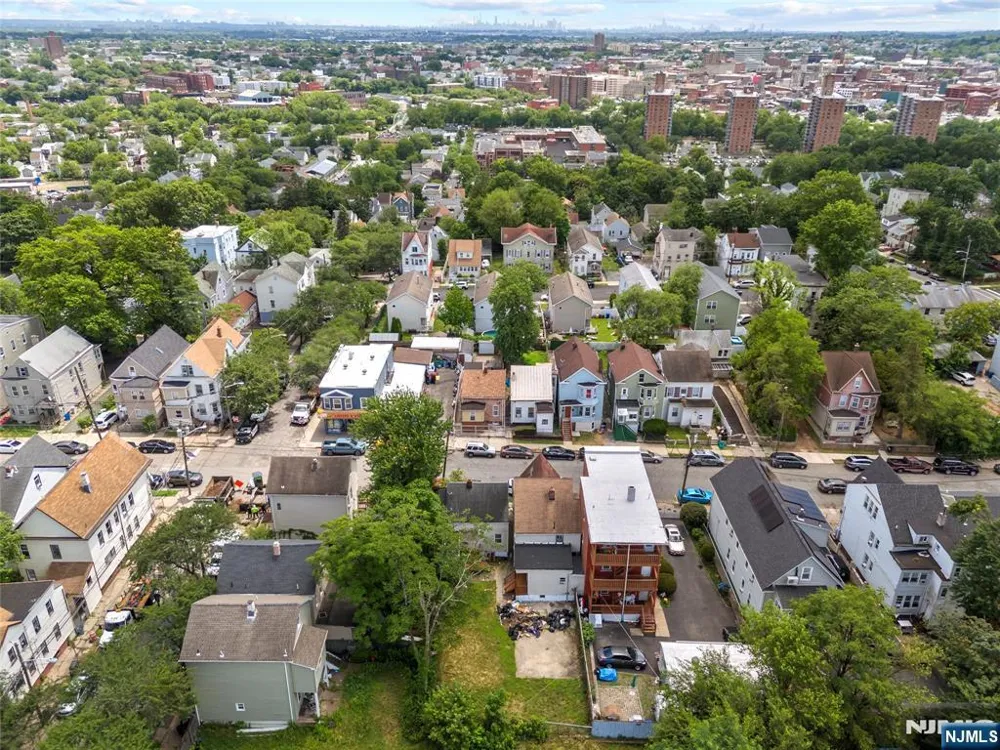 73 N 6th Street Paterson, NJ 07522