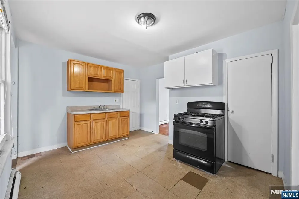 73 N 6th Street Paterson, NJ 07522