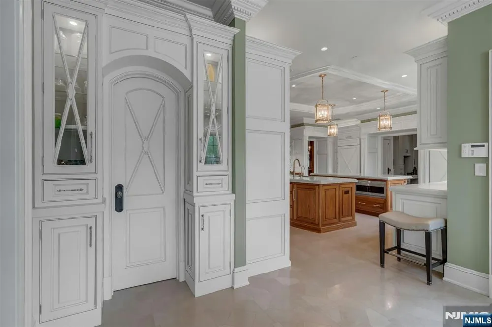 480 Knollwood Road Ridgewood, NJ 07450